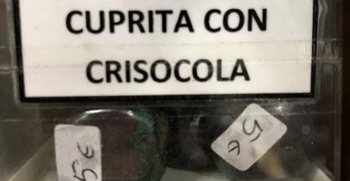 cuprita con crisocola